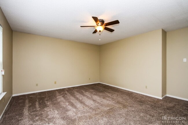 Building Photo - 1392 Lavender Dr