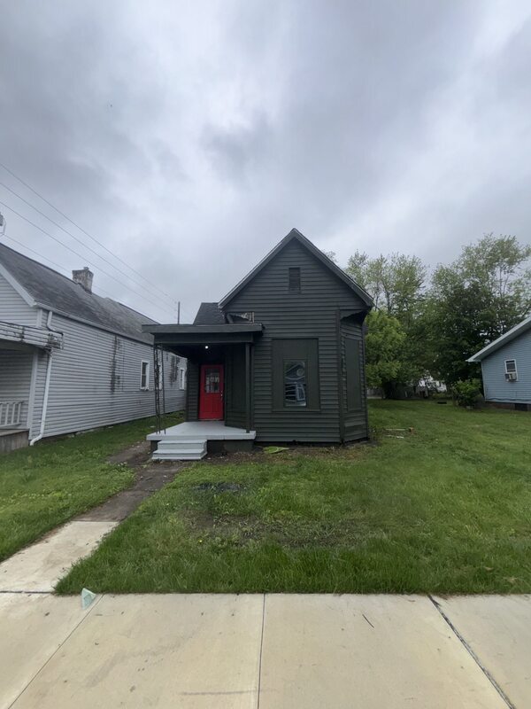 Foto principal - 317 S Grand Ave