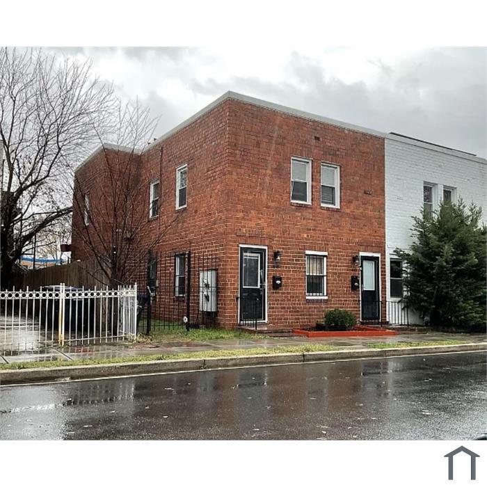 Photo - 443 20th St NE