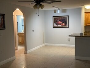 Building Photo - 7405 Vista Way