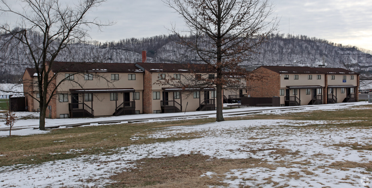 Building Photo - Carriage House