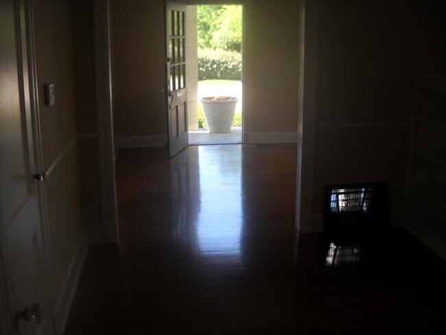 Foto del edificio - 1025 Glen Grattan Dr