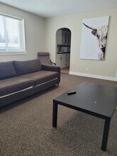 Building Photo - 164 S Main St