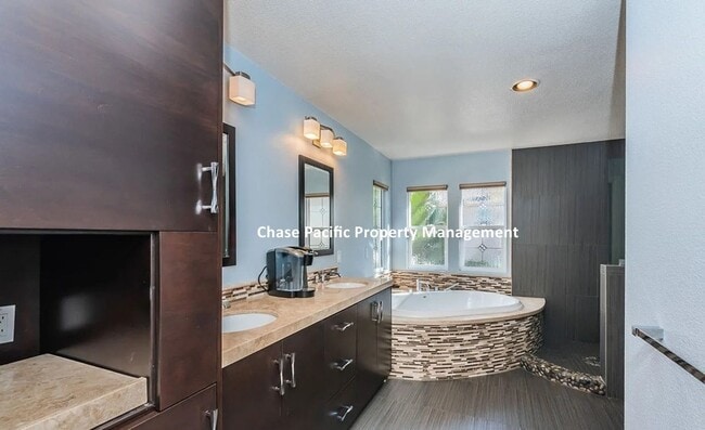 Building Photo - 4508 Vereda Mar De Ponderosa