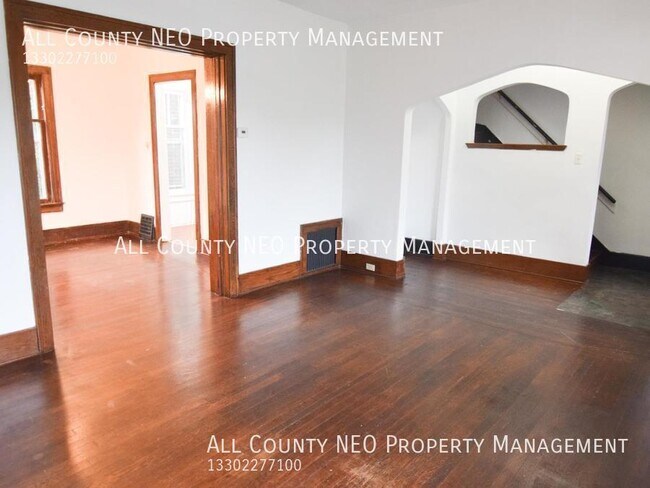 Building Photo - 557 Fairfield Ave
