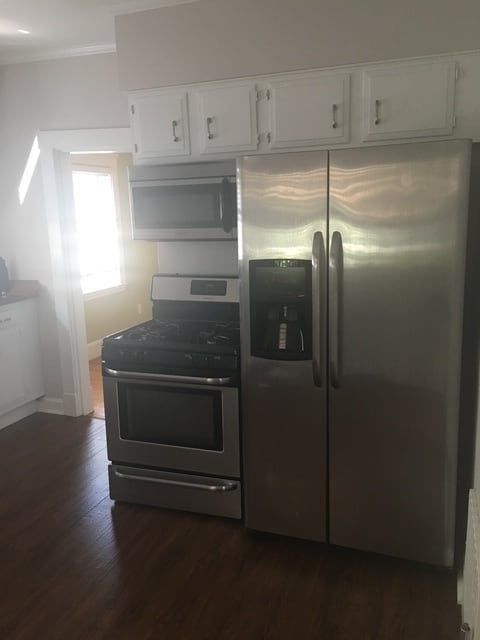 Kitchen - 204 Pleasant St