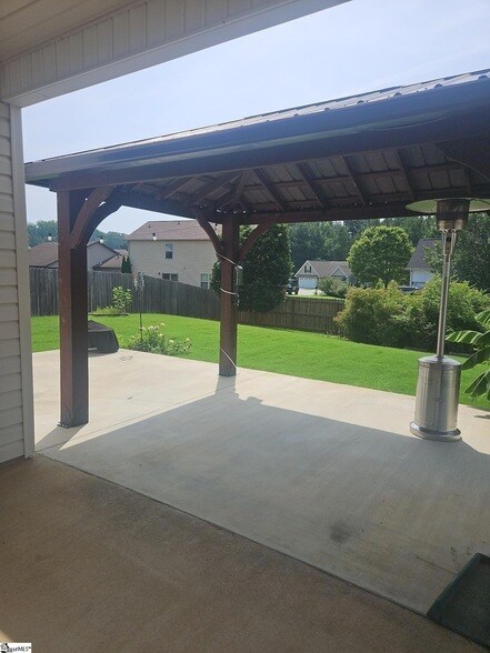 Foto del edificio - 213 Worcester Ln