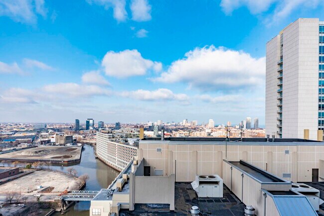 Foto del edificio - 700 N Larrabee St