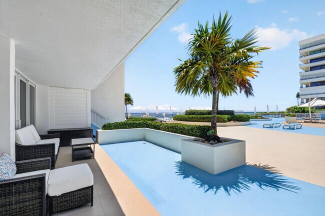 Building Photo - 3546 S Ocean Blvd