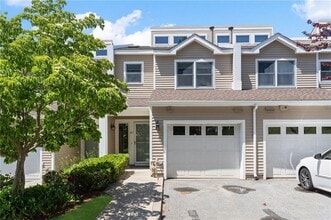 Building Photo - 43 Lawton Brook Ln
