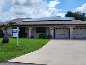 Building Photo - 3280 Glencove St
