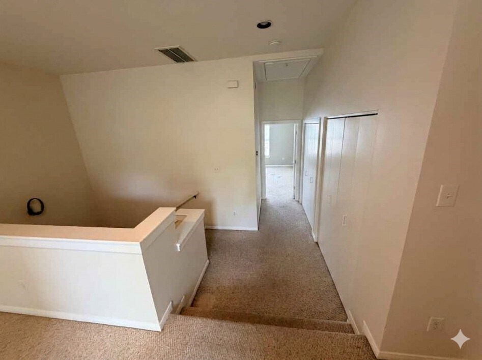 Foto del edificio - 1253 W 17th St