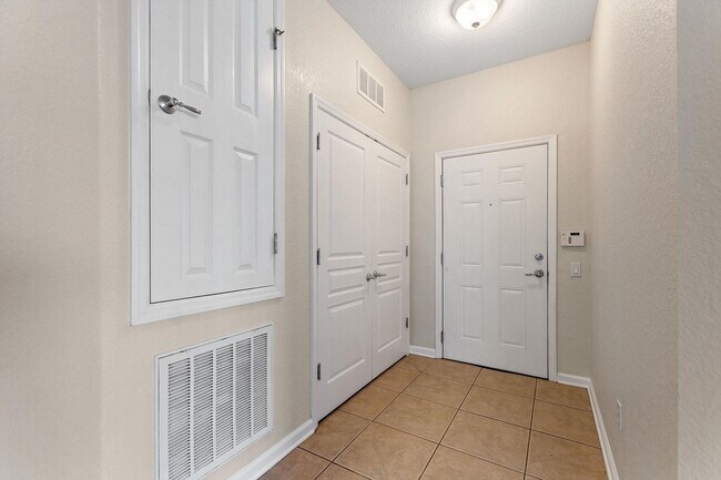 Foto del edificio - Ready for Move-In! Gorgeous 3-Bed 2-Bath C...