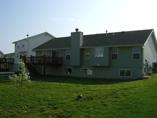 Building Photo - 944 Hampshire Heath Dr