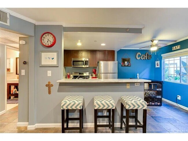 Foto del edificio - 1116 E Palmer Ave