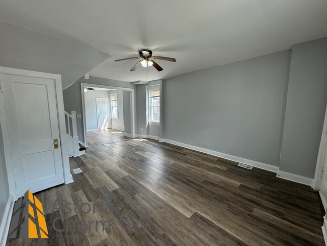 Building Photo - End Unit 3 Bedroom Home with Deck and Yard