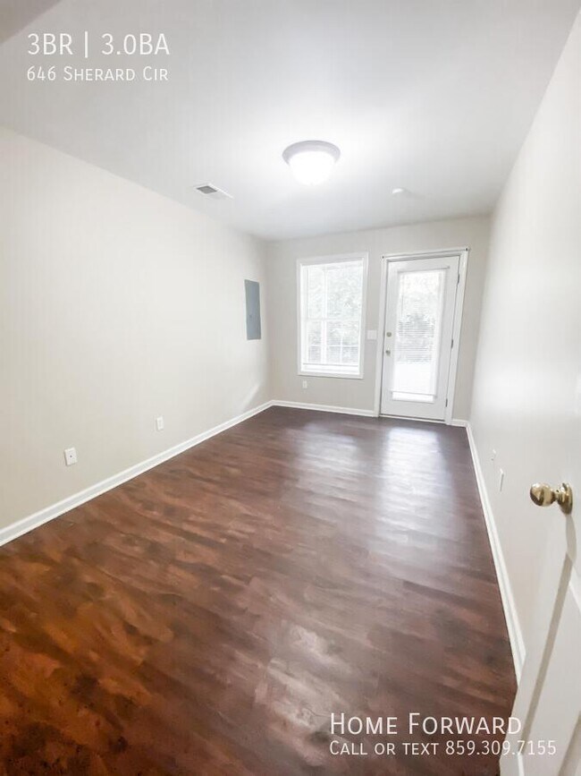 Foto del edificio - 646 Sherard Cir