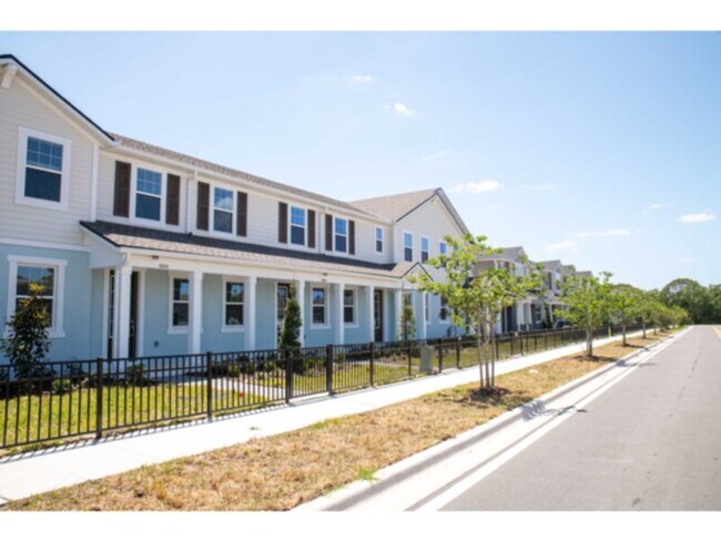 Foto del edificio - Brand New 3 bed 2.5 bath Townhome