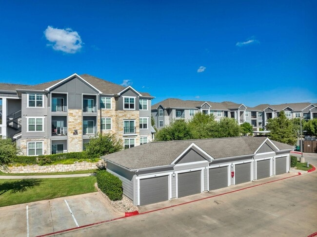 Convenient parking options! - Lakewood