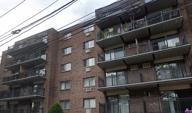 Building Photo - 16 Whites Ave
