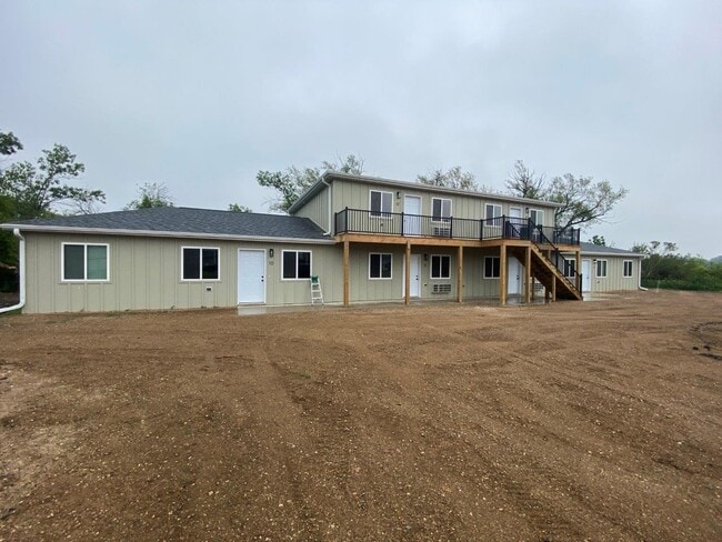 Building Photo - SunHill Bryant