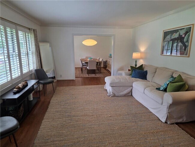 Foto del edificio - 2129 Pine Forest Dr NE