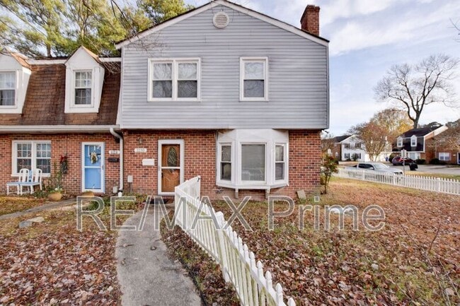 Building Photo - 2259 Sedgewick Dr