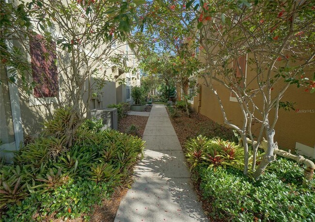 Foto del edificio - 6741 Breezy Palm Dr
