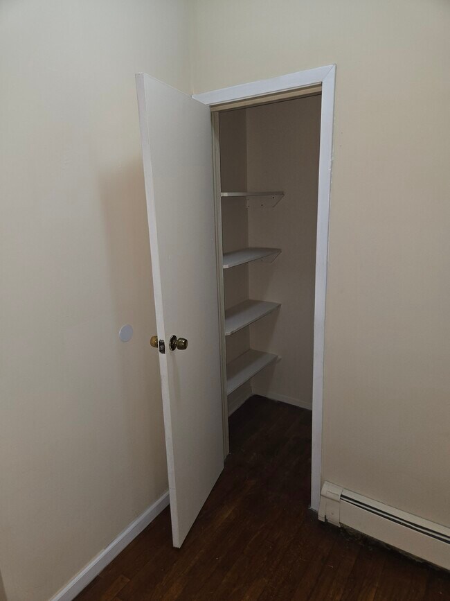 Foto del edificio - 1119 Forest Ave