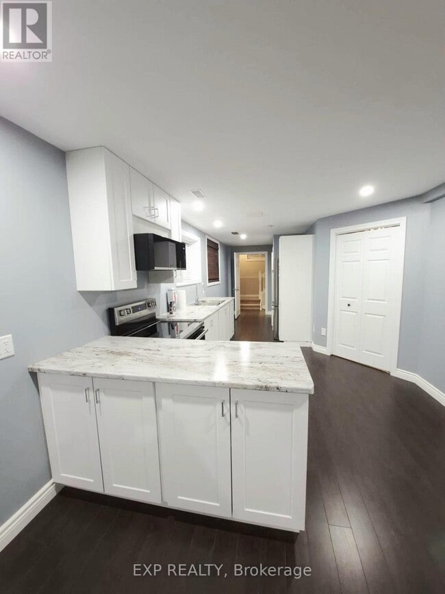 Building Photo - 12 Vanier Dr