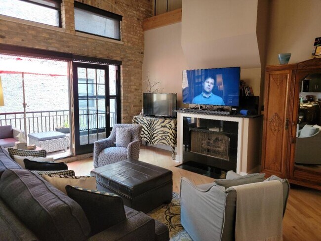 Foto del edificio - 226 N Clinton St