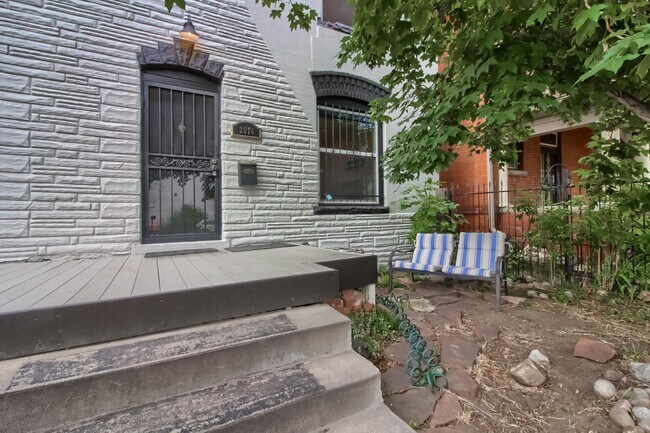 Foto del edificio - 3 Bedroom 2 bath Duplex in Denver
