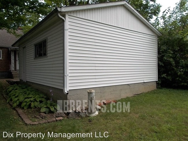 Building Photo - 707 Lory Ln