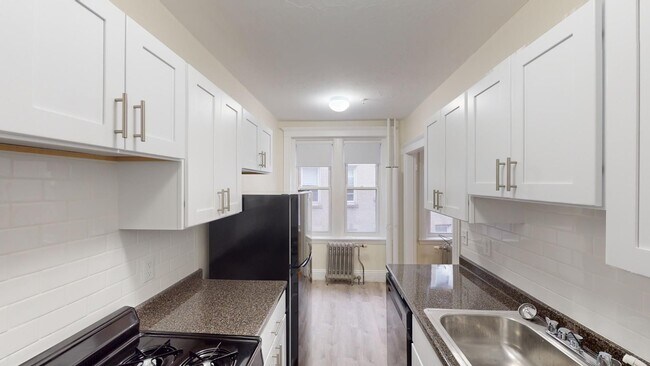 Building Photo - Newly Renovated Fenway Studio with Heat/Hot Water Included