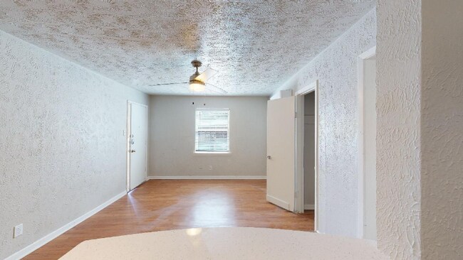 Building Photo - 4626 Reiger Ave