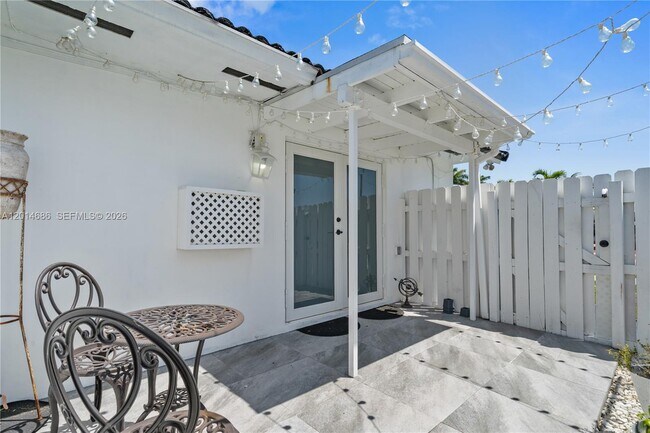 Foto del edificio - 1204 SW 143rd Ct