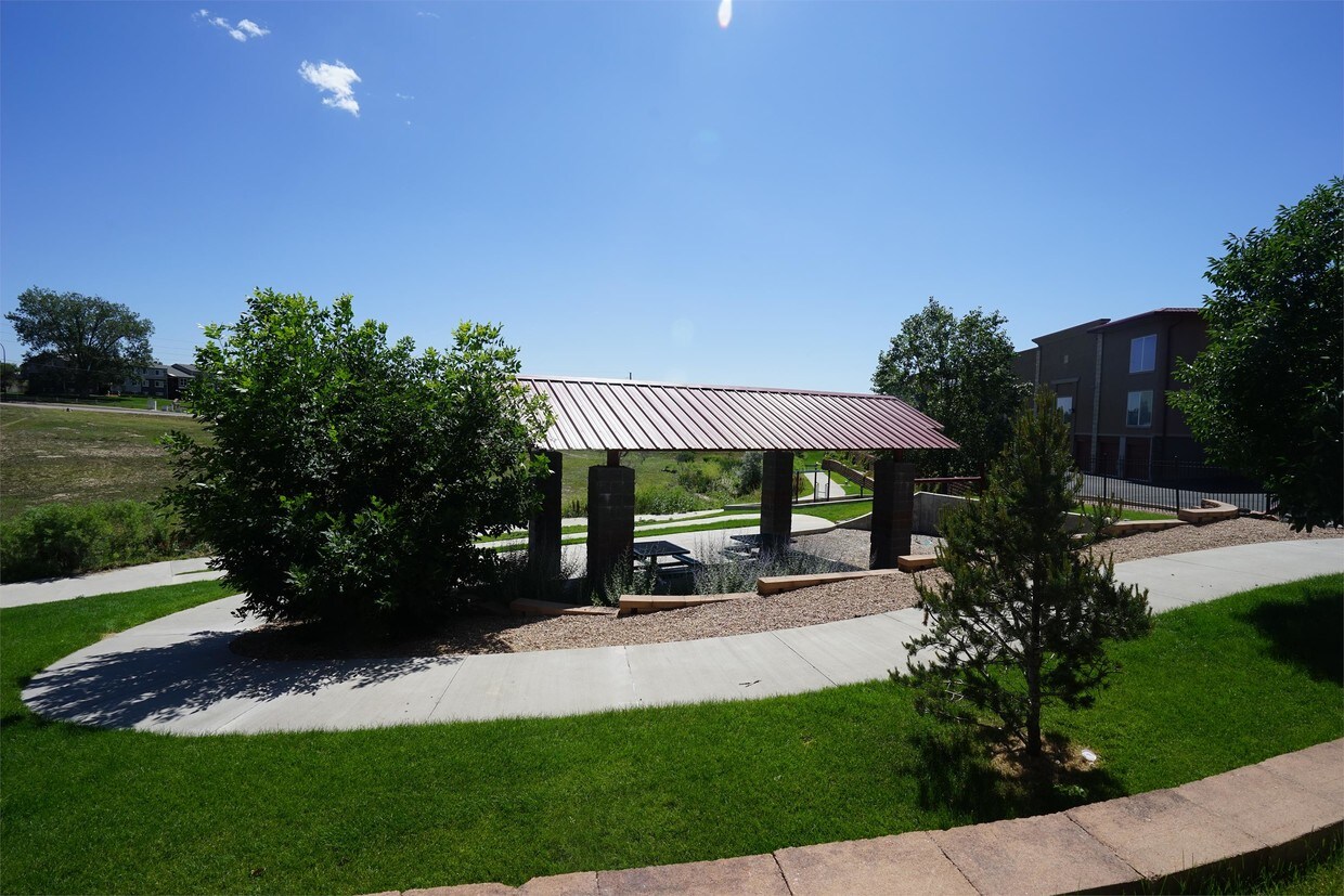 Foto principal - 9102 Gale Blvd