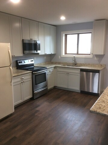 Building Photo - 1221 Whispering Hills Ct