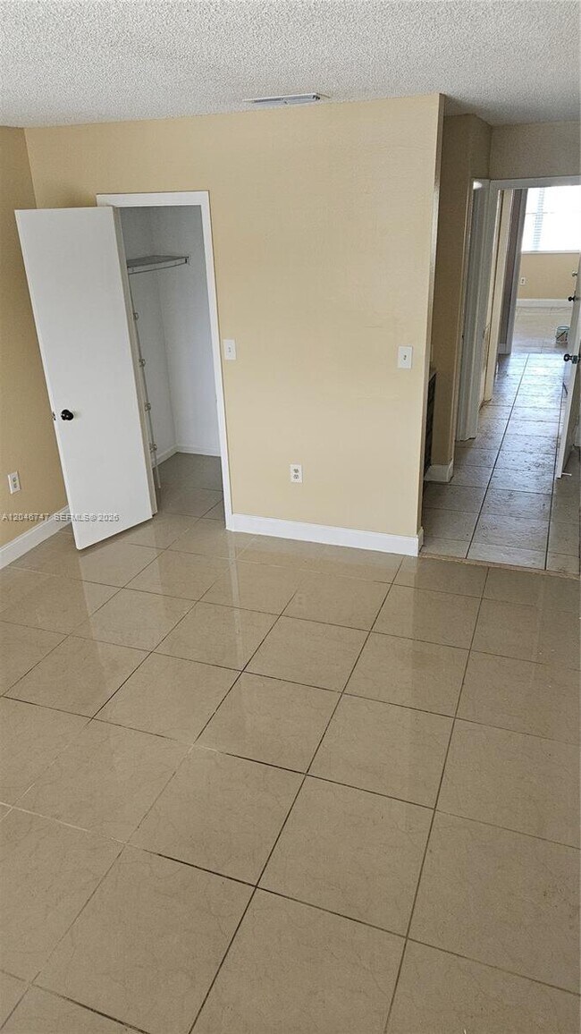 Foto del edificio - 8039 SW 21st Ct
