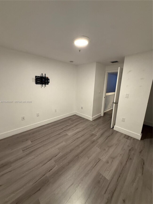 Foto del edificio - 821 SW 2nd St