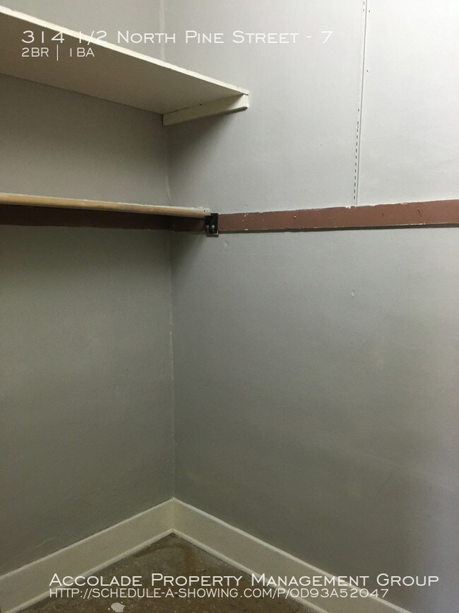 Building Photo - Awesome Downtown Ellensburg Apartment!