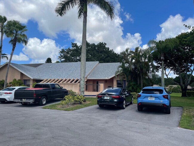 Building Photo - 10798 Waterberry Dr