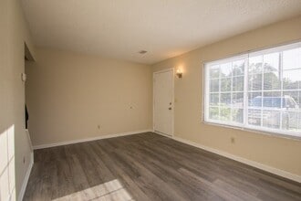 Building Photo - 224 Peppertree Ln