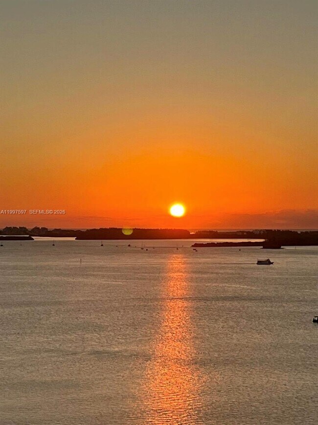 Building Photo - 2333 Brickell Ave