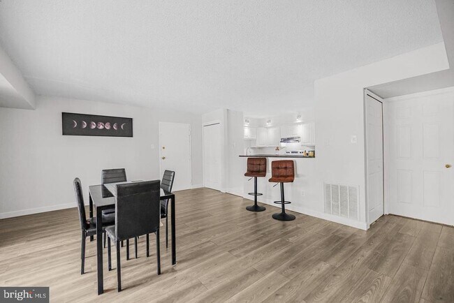 Foto del edificio - 3808 Laramie Pl