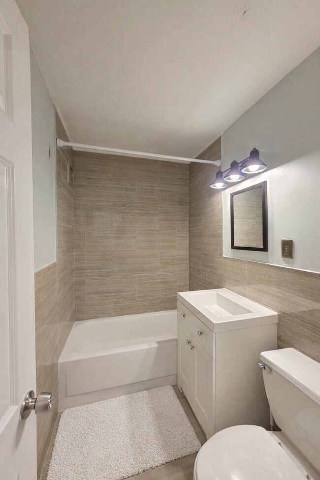 Foto del edificio - 135 Montgomery St