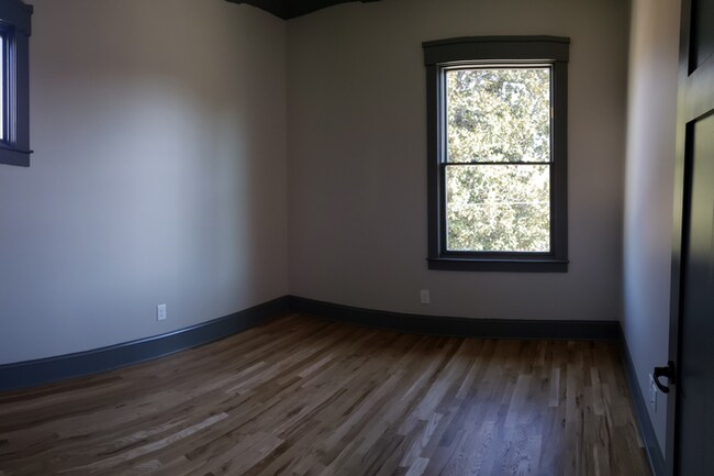 Foto del edificio - 1514 Clayton Ave