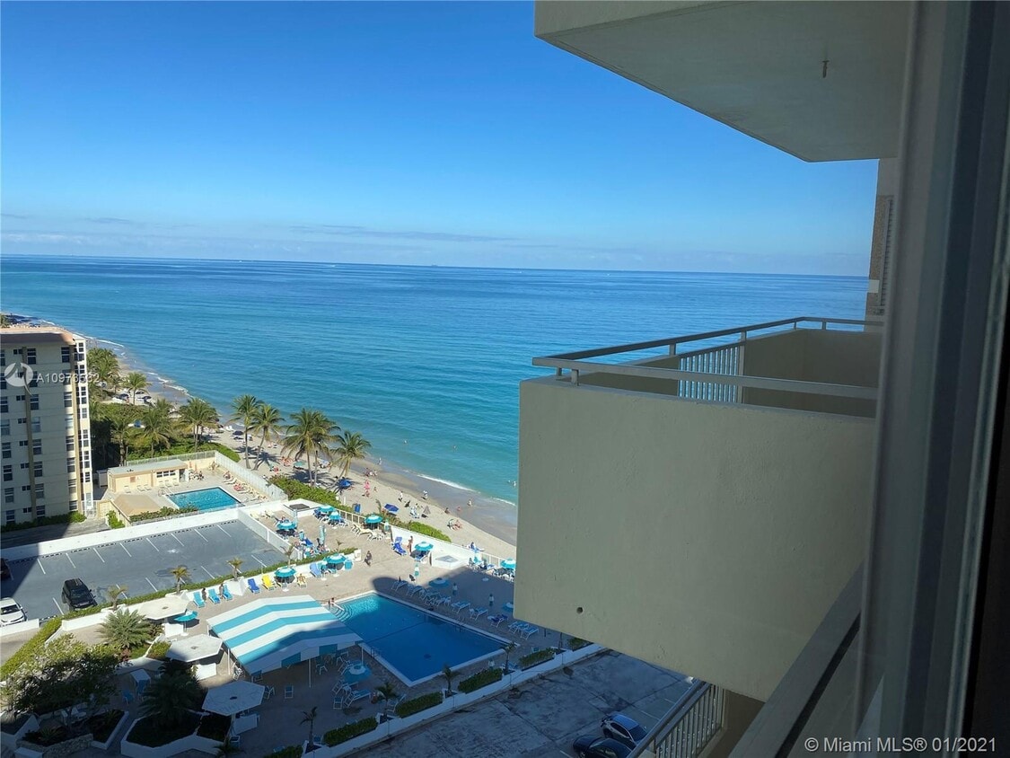 Primary Photo - 3180 S Ocean Dr
