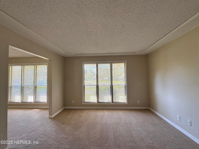 Foto del edificio - 2052 Pompano Pkwy