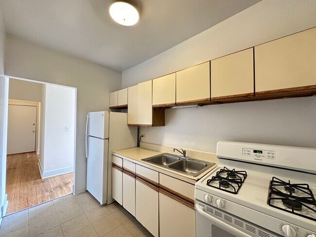 Foto del edificio - 1532 N Kedzie Ave